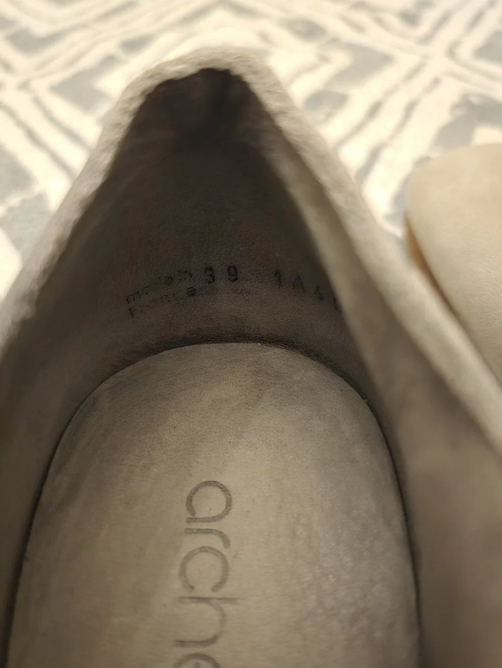 Arche Taupe Leather T-Strap Flats w/Adjustable Buckle & Flexible Gum Sole, Sz 39